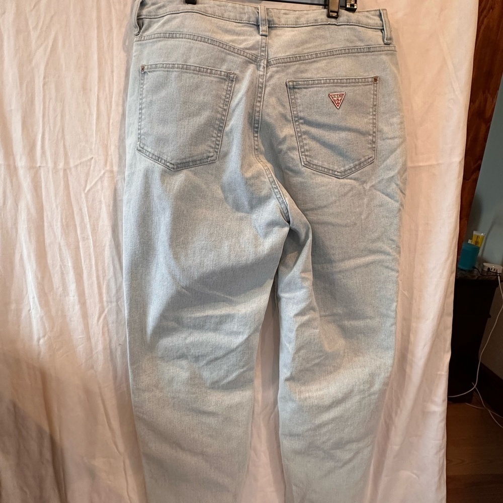 GUESS Womens Destroyed High Rise Mom Jeans - Picture 4 of 9